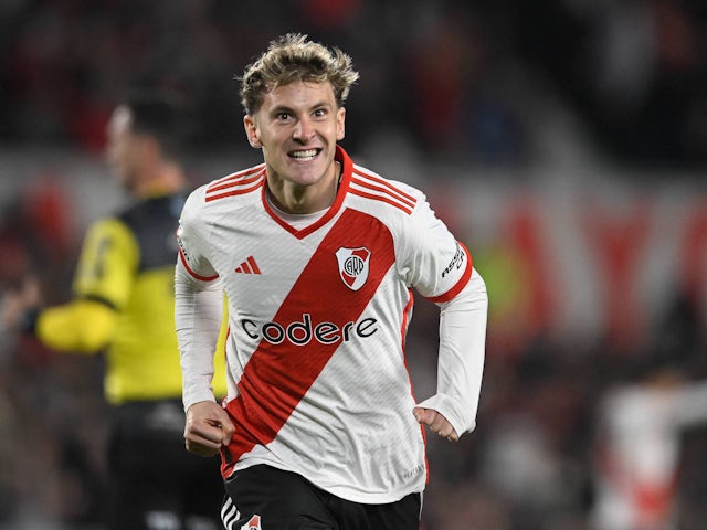 Facundo Collidio comemora gol pelo River Plate