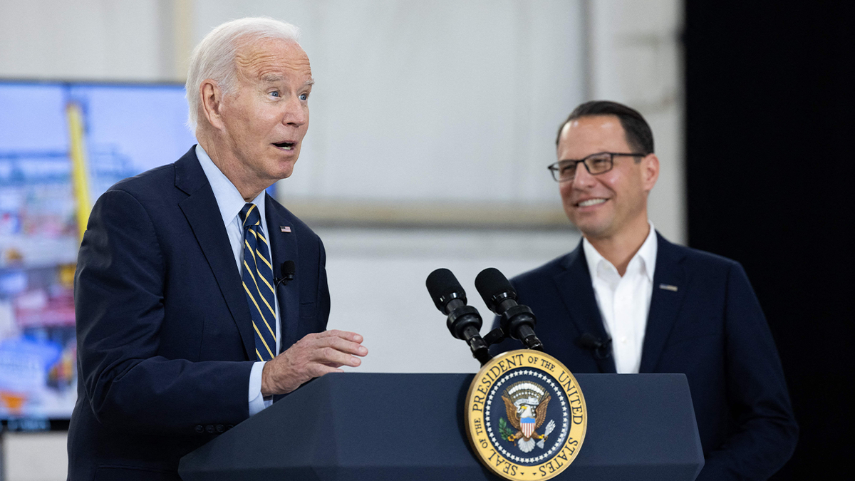 Biden ao lado de Shapiro a partir de 2023