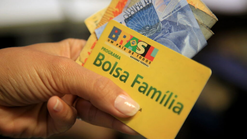 Bolsa Família antecipado em novembro: veja quem tem direito