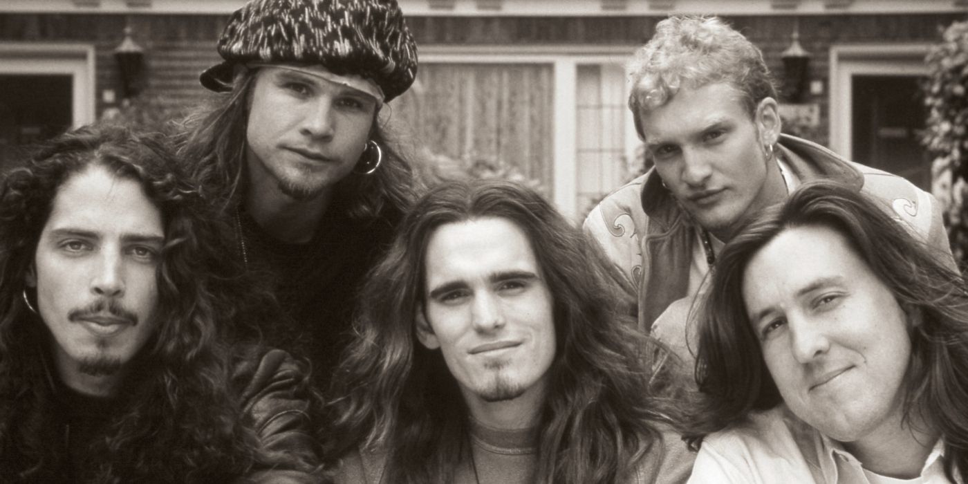 Chris Cornell, Jeff Ament, Layne Staley, Cameron Crowe e Matt Dillon em singles