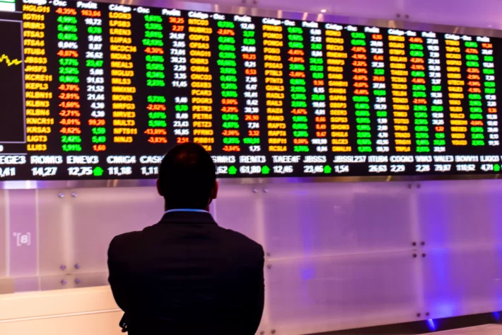 1730482309 374 Ibovespa descola do exterior e estende perdas – Videos –.webp