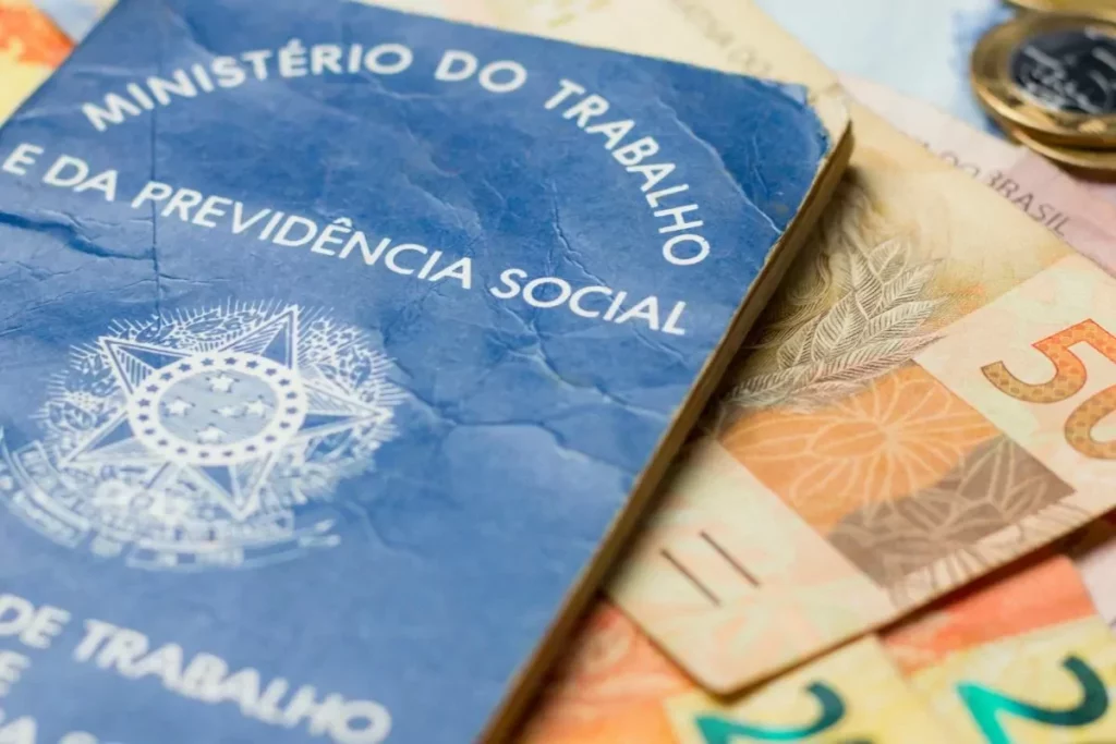 Quando o 13º salário de 2024 cai na conta? Confira as datas