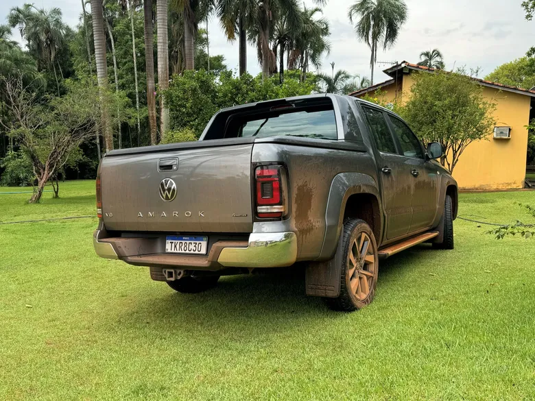 Teste: VW Amarok 2021 mexe no visual, mas seu maior trunfo ainda é o motor V6