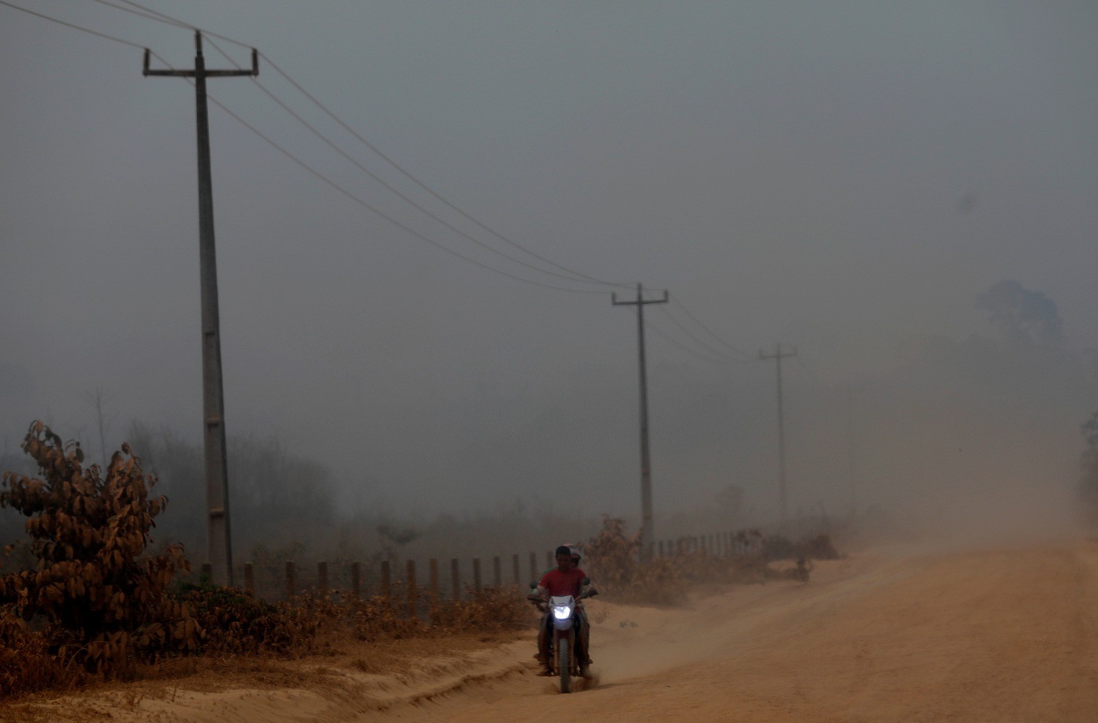 Queimadas atingem a Transgarimpeira, em Itaituba (PA) — Foto: Cristiano Mariz