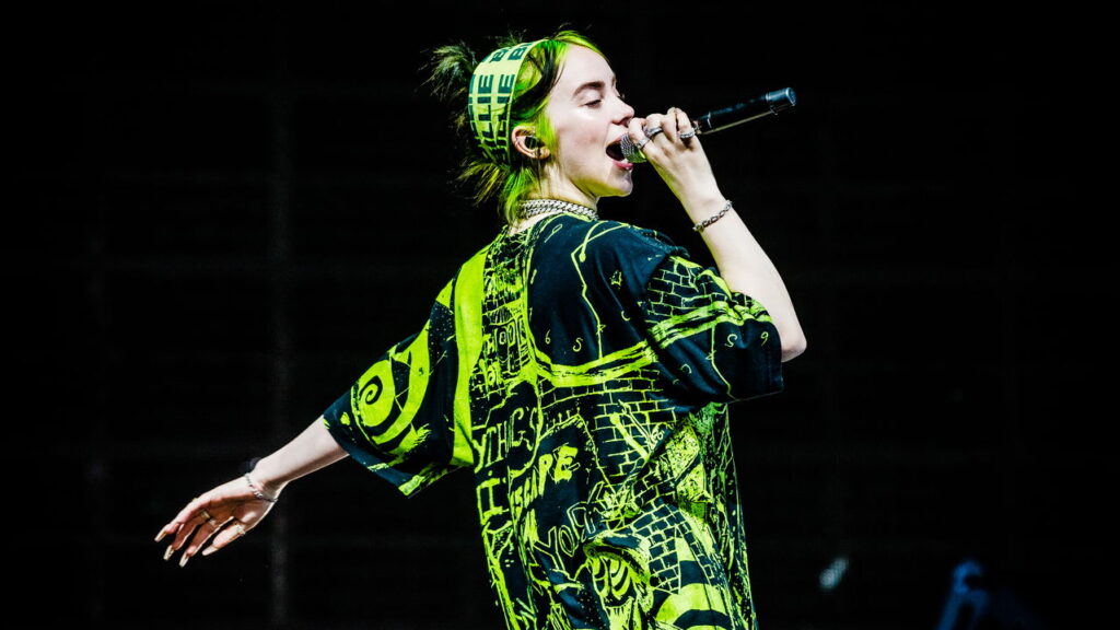 Além da Música: A Incrível Jornada Financeira de Billie Eilish