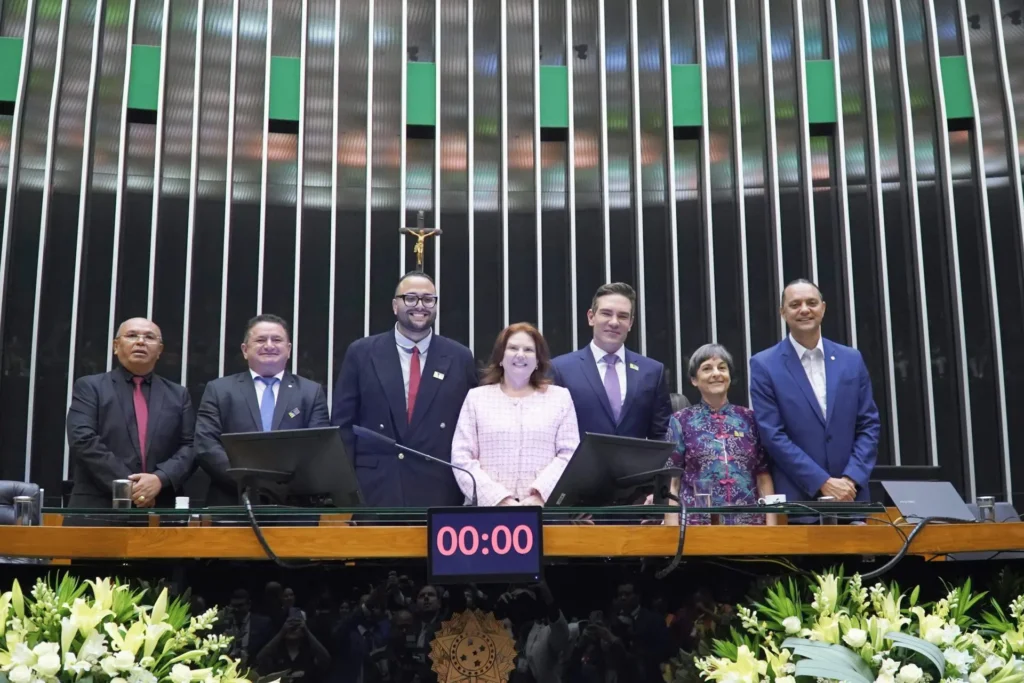 Instituto Ayrton Senna recebe homenagem na Câmara dos Deputados pelos seus 30 anos de legado para a educação | Notícias