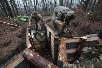 Os soldados ucranianos conseguiram conter as ofensivas russas e norte-coreanas em Kursk. (REUTERS/Stringer)