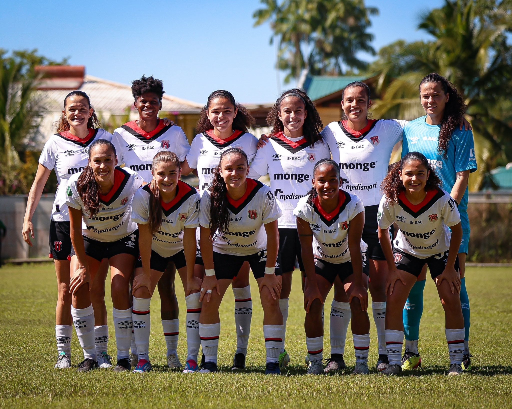 A Liga Deportiva Alajuelense joga oficialmente a final do futebol feminino.