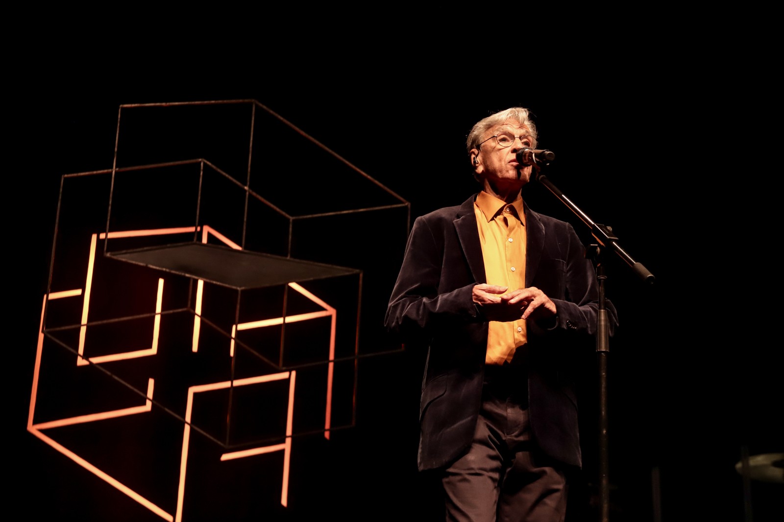   Caetano Veloso na estreia do show "Meu coco" no Vivo Rio — Foto: Ricardo Nunes