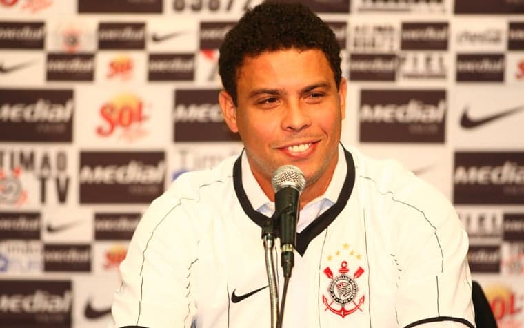 Foto de apresentação do Ronaldo no Corinthians