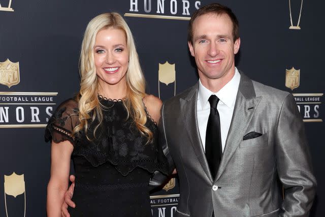 Quem é a esposa de Drew Brees? Tudo sobre Brittany Brees e seu relacionamento de décadas com o quarterback vencedor do Super Bowl 7 Christopher Polk/Getty Brittany Brees e o jogador da NFL Drew Brees participam do NFL Honors na Universidade de Minnesota em 3 de fevereiro de 2018 em Minneapolis, Minnesota.