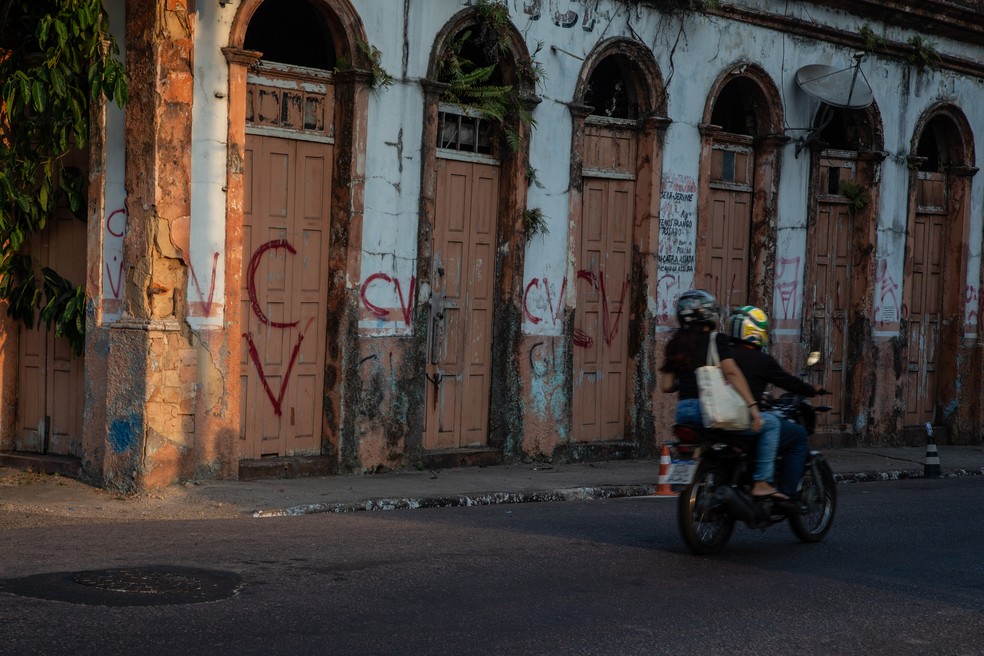 Em maio, a reportagem visitou o Centro de Manaus para uma matéria especial sobre eleições municipais e a influência do crime organizado na região — Foto: Alexandre Cassiano