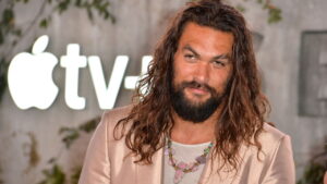 A Ascensão de Jason Momoa: Uma Jornada de Sucesso no Cinema e na TV