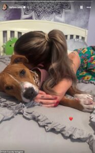 A namorada de Liam Payne, Kate Cassidy, 25, revelou uma nova tatuagem emocionante dois meses após a trágica morte da estrela do One Direction