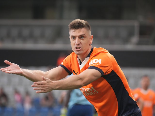 Krzysztof Piatek, do Istanbul Basaksehir, reage em 28 de agosto de 2024