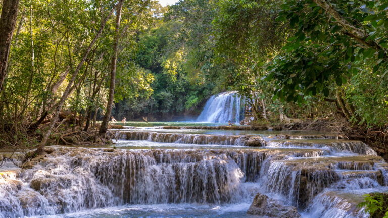 Conheça o município de Bonito: Paraíso para aventureiros e amantes da natureza!
