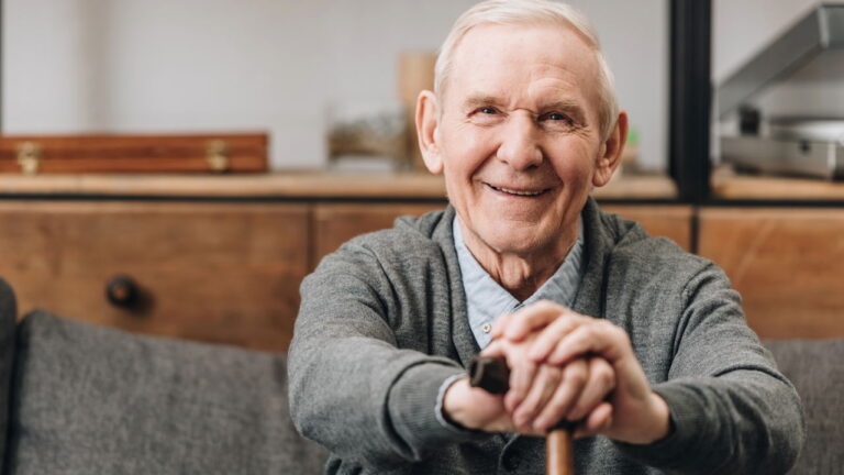 Descubra o novo benefício liberado para aposentados com 60 anos ou mais!