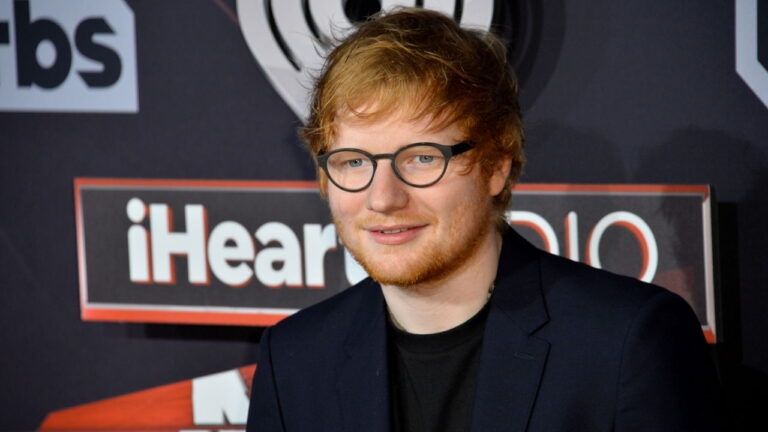 Ed Sheeran: O Cantor que Transformou o Violão em Fenômeno Global