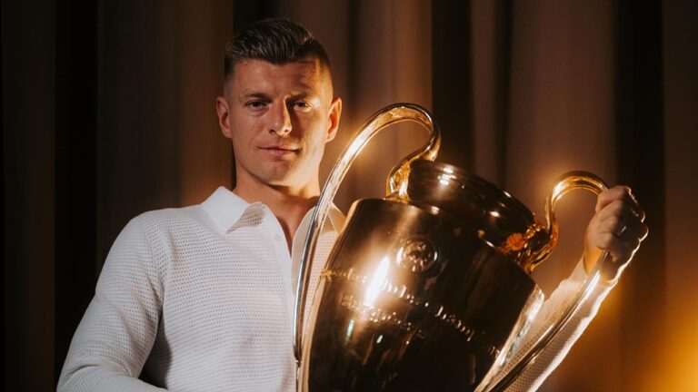 O maestro do meio-campo: A carreira de sucesso de Toni Kroos