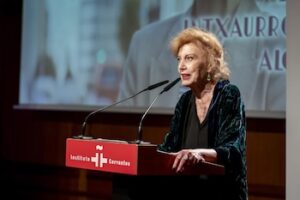 O mundo da cultura e da política lamenta a morte de Marisa Paredes, “artista icónica” e “lenda”