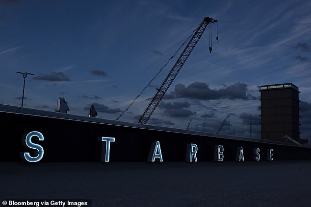 Se a petição fosse aprovada por um juiz do condado de Cameron, os residentes num raio de um quilômetro e meio da Starbase de Musk teriam permissão para votar em três novos funcionários municipais.