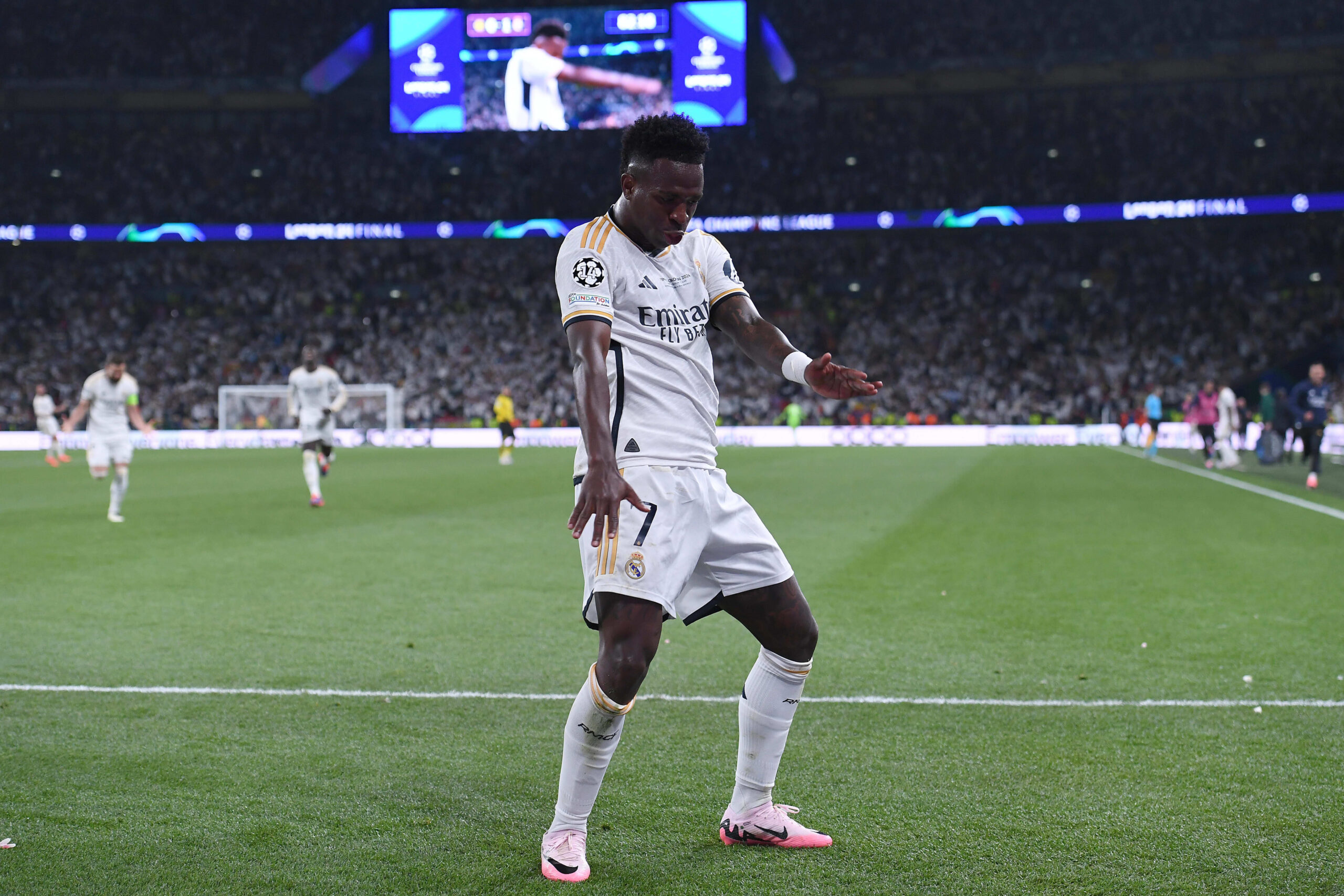 Vinicius Junior comemora na final da Liga dos Campeões.