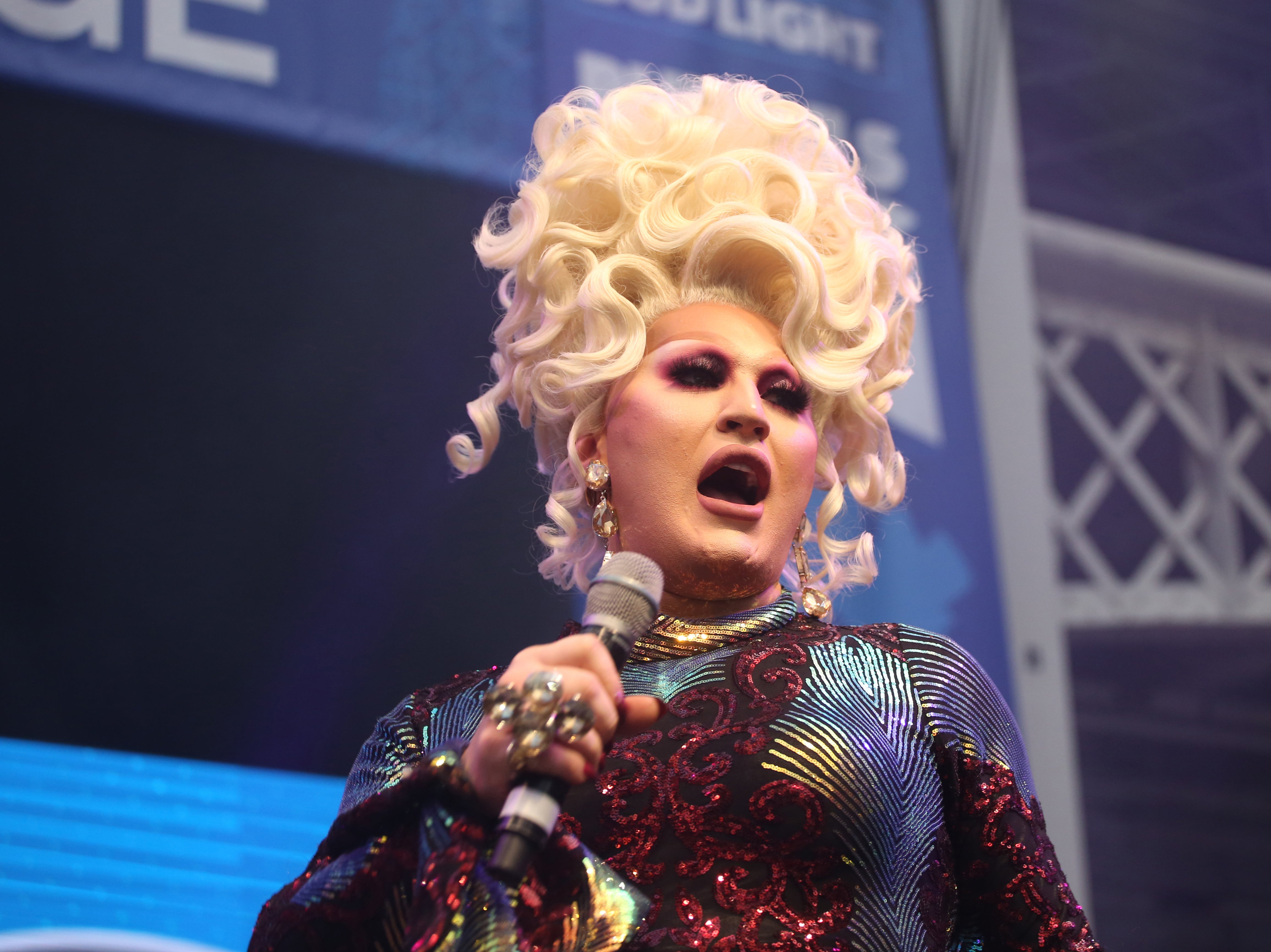 A morte de Vivienne: o vencedor da RuPaul's Drag Race UK morre repentinamente aos 32 anos 4 The Vivienne participa da RuPaul's DragCon UK 2020 no Olympia London