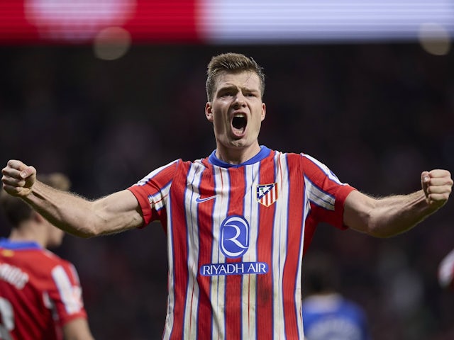 O atacante do Atlético de Madrid, Alexander Sorloth, comemora a pontuação em 23 de novembro de 2024