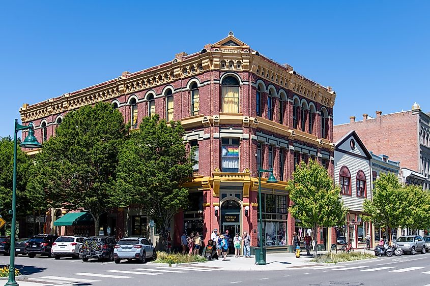 8 cidades em Washington que o transportam para o passado 1 Downtown Port Townsend, Washington.
