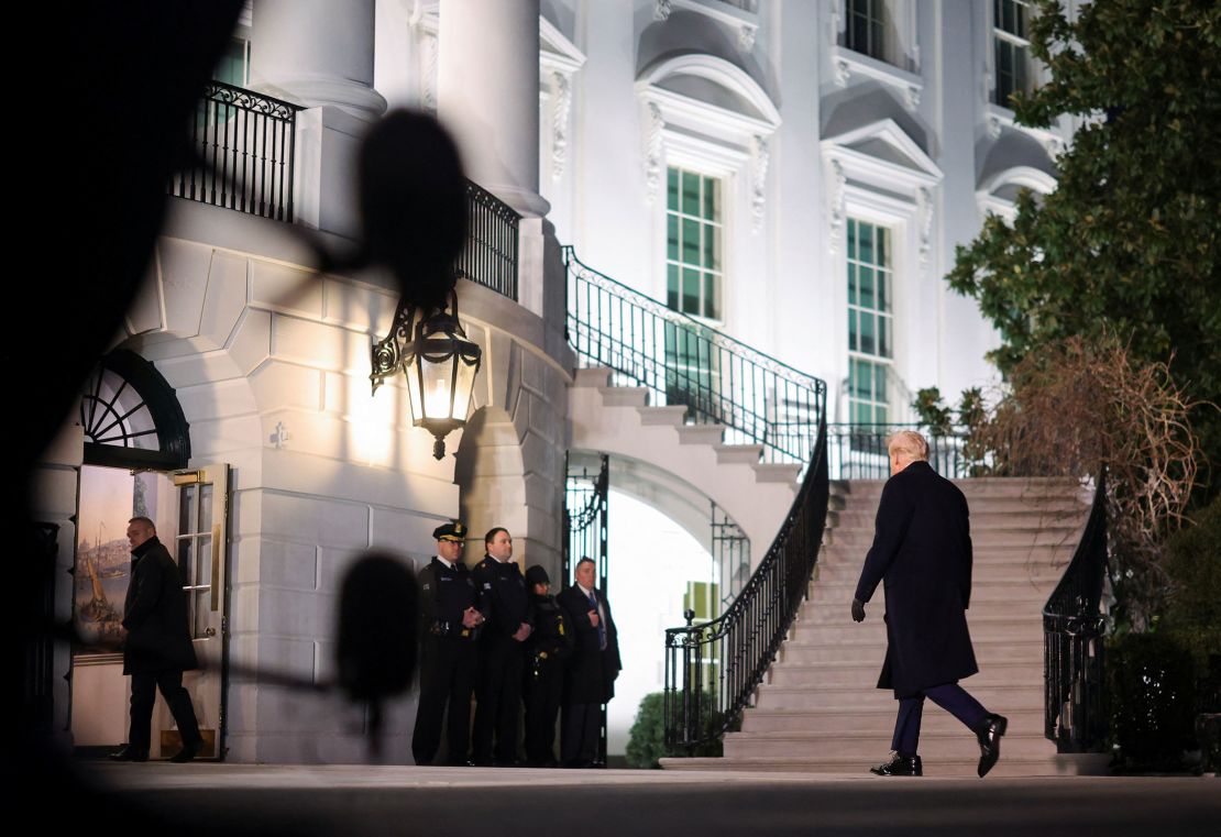 O presidente Donald Trump retorna à Casa Branca na noite de segunda -feira.