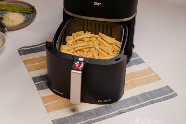 WAP Fritadeira Elétrica Air Fryer MEGA FAMILY DIGITAL 7,1 Litros, Revestimento Antiaderente, 16A 1700W 220V - Image 4