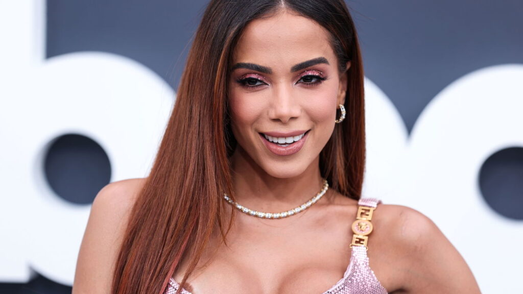 Anitta: A Fortuna da Rainha do Pop Brasileiro que Ganhou o Mundo