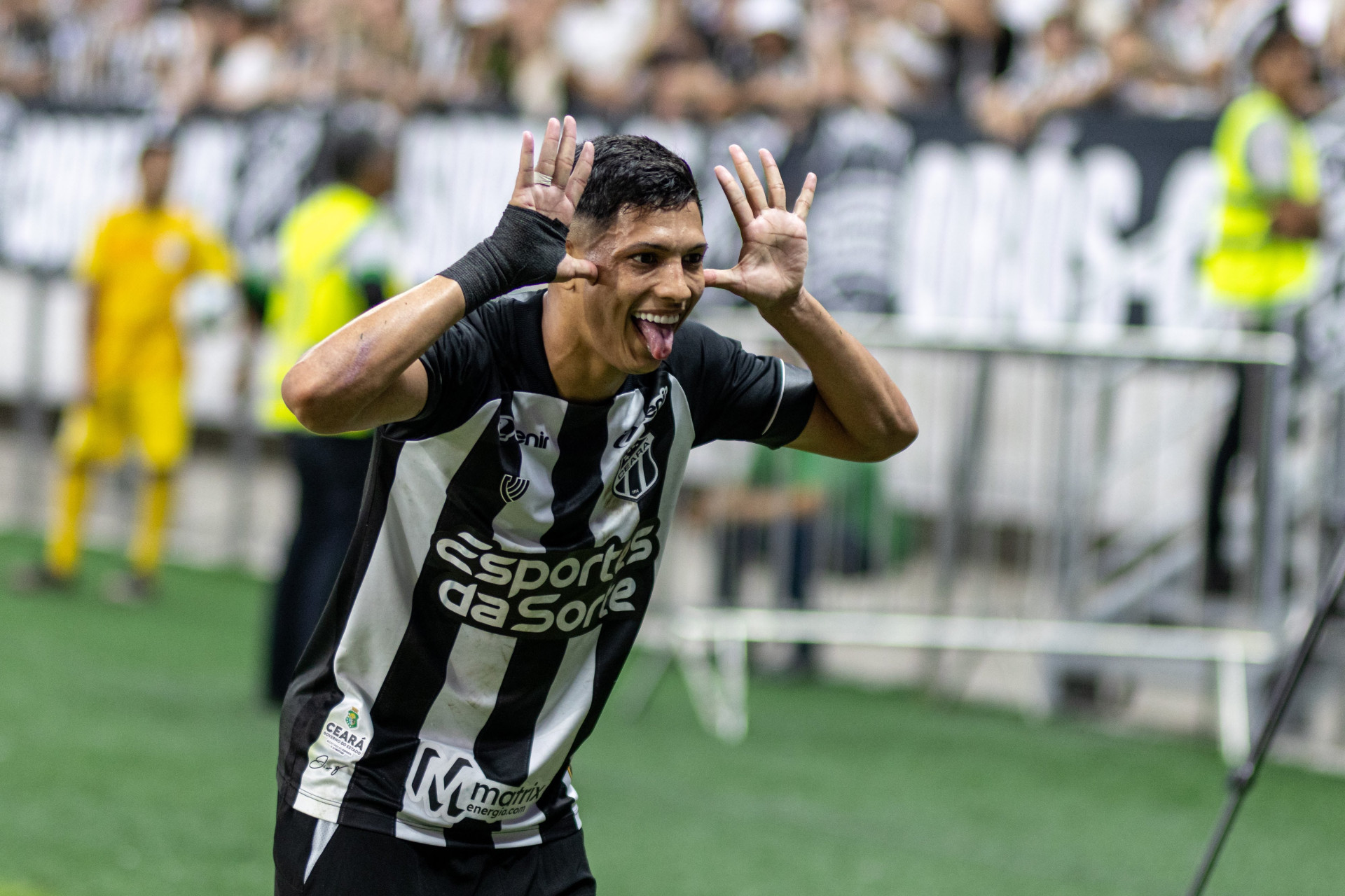 Ceará aumenta pedida para mais de R$ 20 milhões e quer três atletas do Bahia por Pulga | Esportes 1 O Ceará tem 40% dos direitos econômicos de Erick Pulga (Foto: Stephan Eilert/Ceará SC)