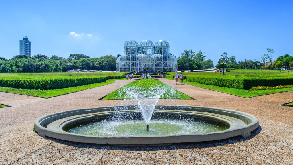 Descubra a Magia de Curitiba: Jardins Secretos e Arquitetura Fascinante