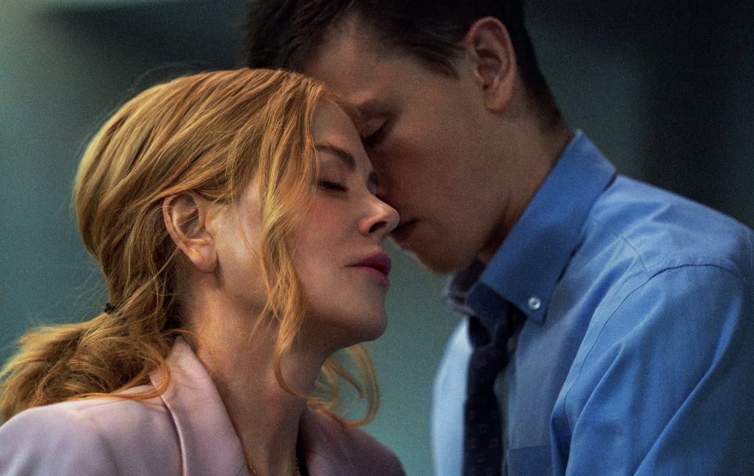 Nicole Kidman estrela filme sobre sexo e poder, diz NPR 1 Nicole Kidman interpreta a CEO de uma empresa de transporte marítimo de alta tecnologia e Harris Dickinson é seu estagiário em Babygirl.