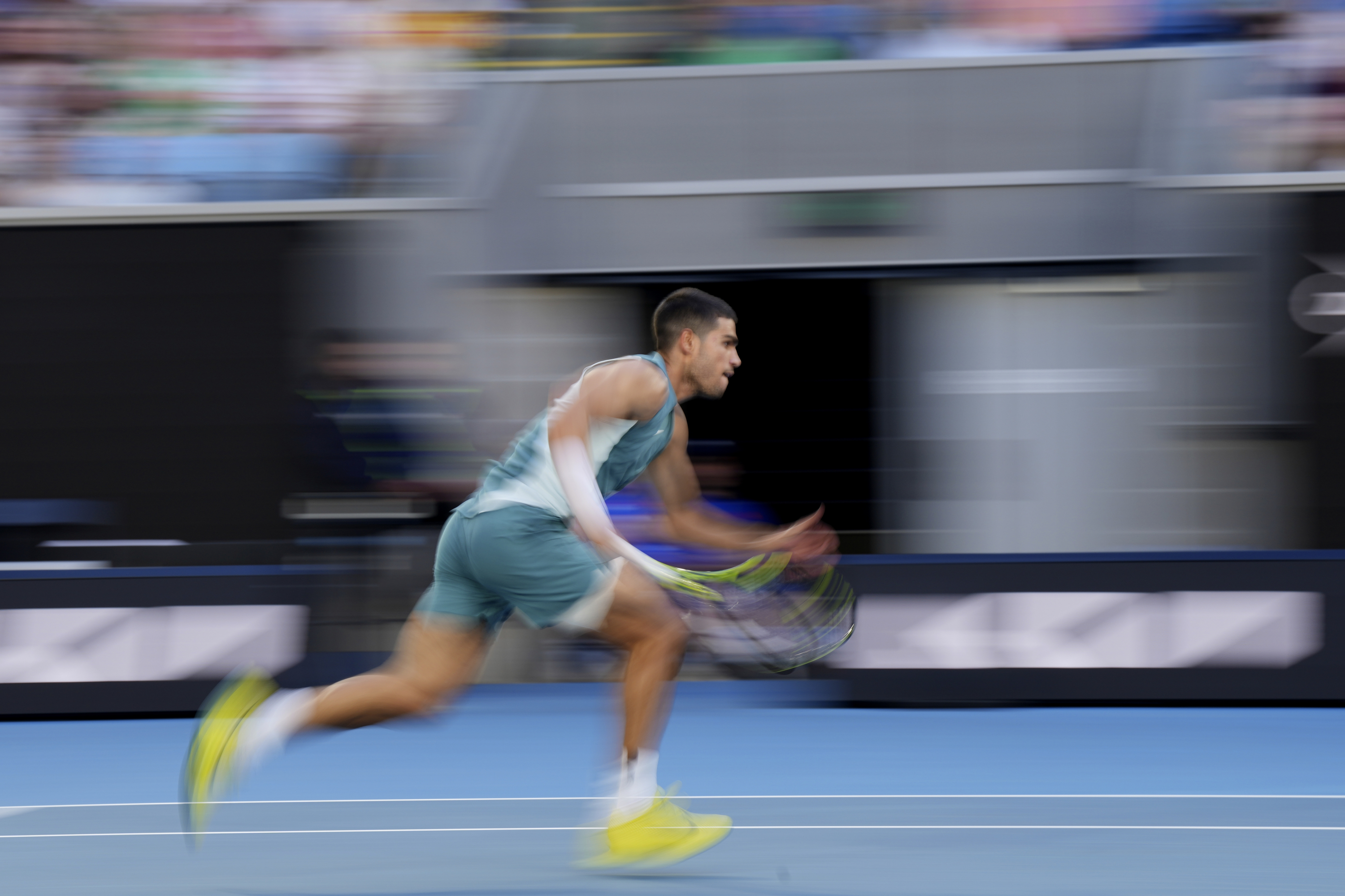 Open da Austrália: Carlos Alcaraz apresenta as suas novas armas e avança para a segunda ronda da Austrália 1 O Murciano corre para frente.