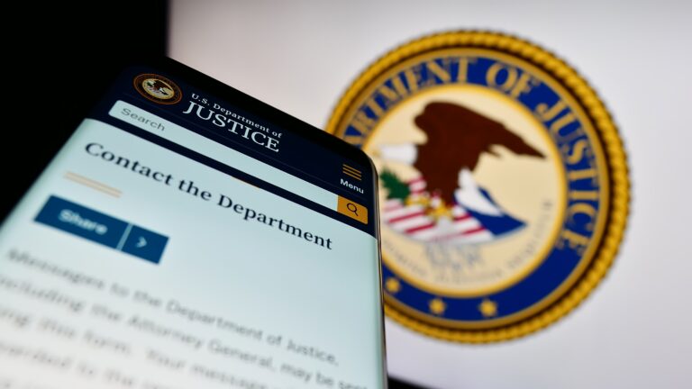 Tribunal dos EUA apresenta queixa civil alegando que a Walgreens administrou milhões de receitas ilegais