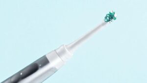 Escova de Dente Elétrica Oral-B iO2: Vale a Pena?